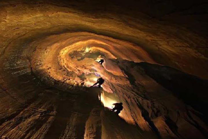 غار پراو | مؤسسه گردشگران و طبیعت بانان الیپی